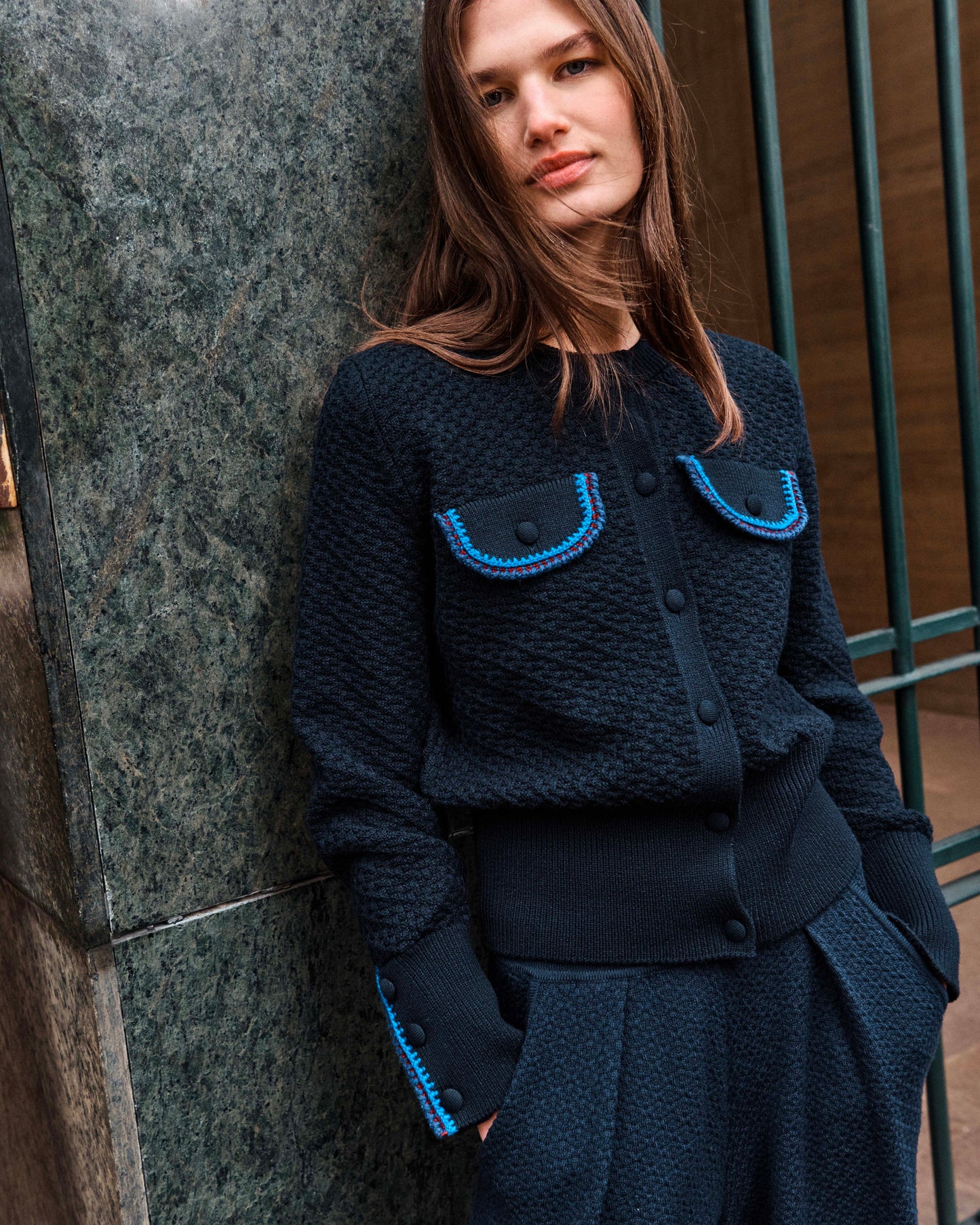 veste maille brodée main