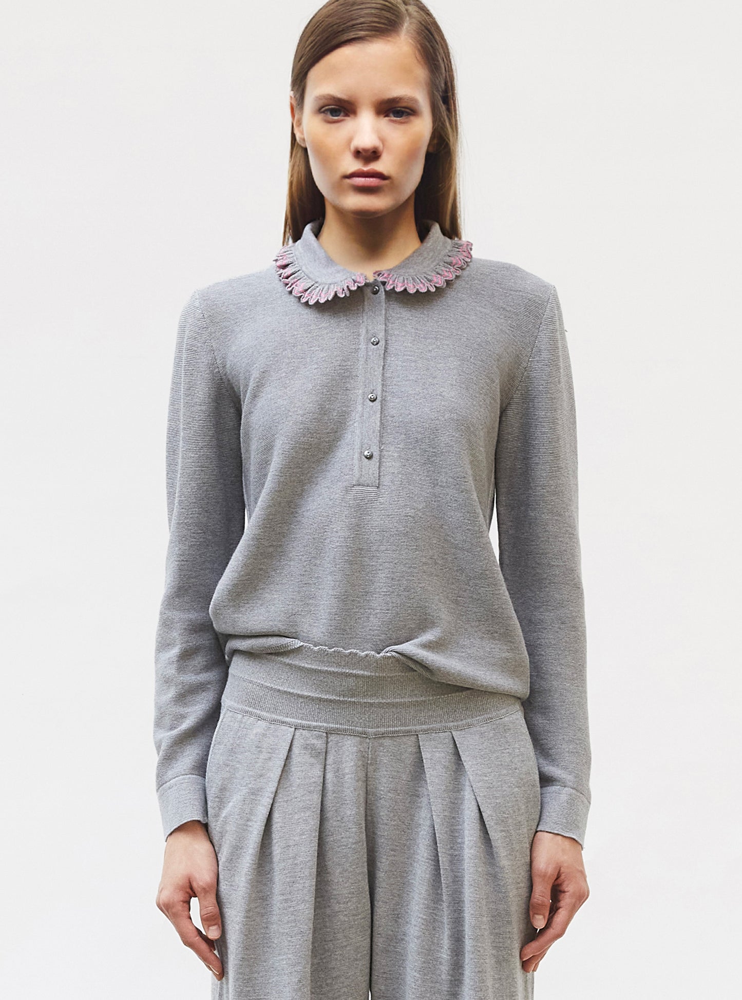 chemise en maille col volanté