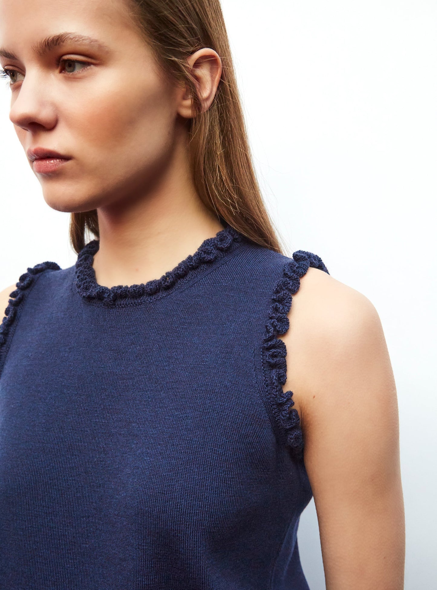 top maille à mini volants