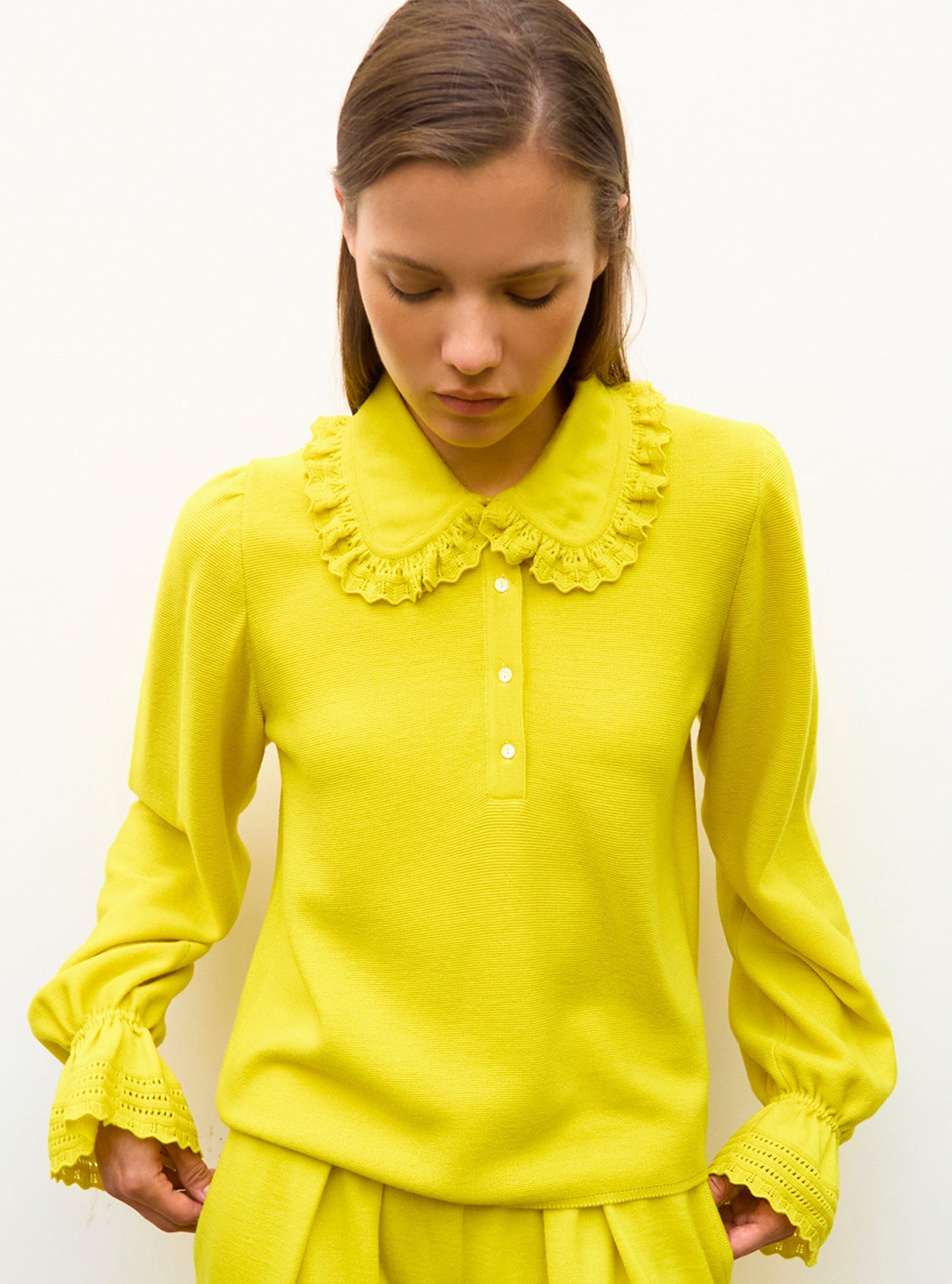blouse en maille col dentelle