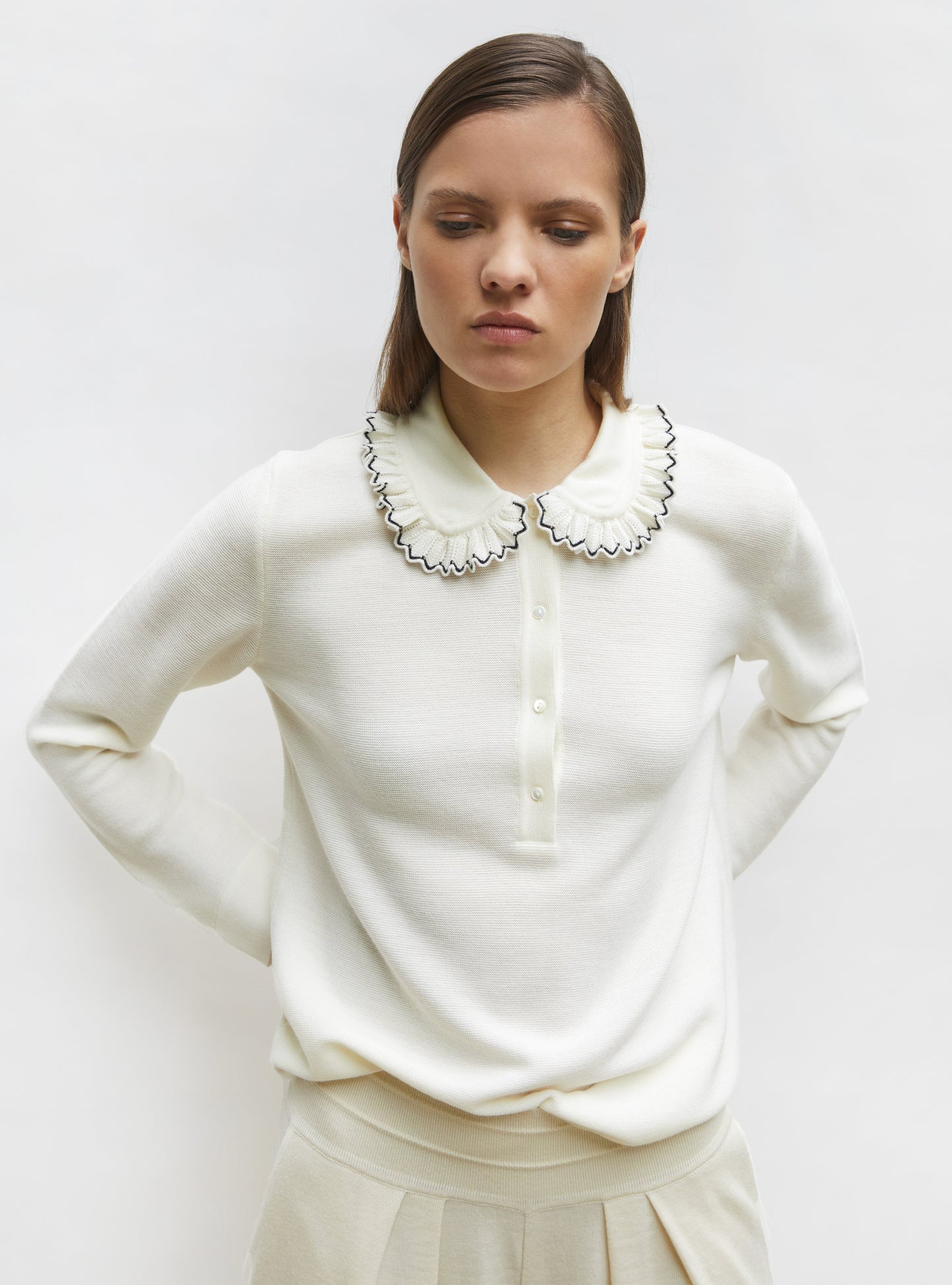 chemise en maille col volanté