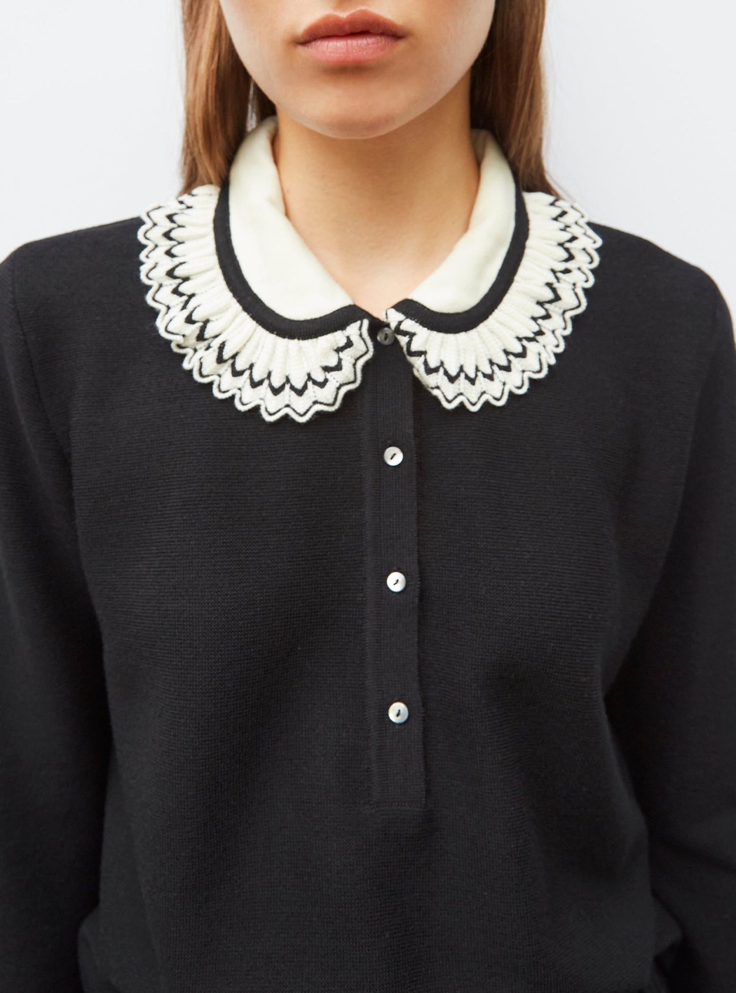 chemise en maille col volanté
