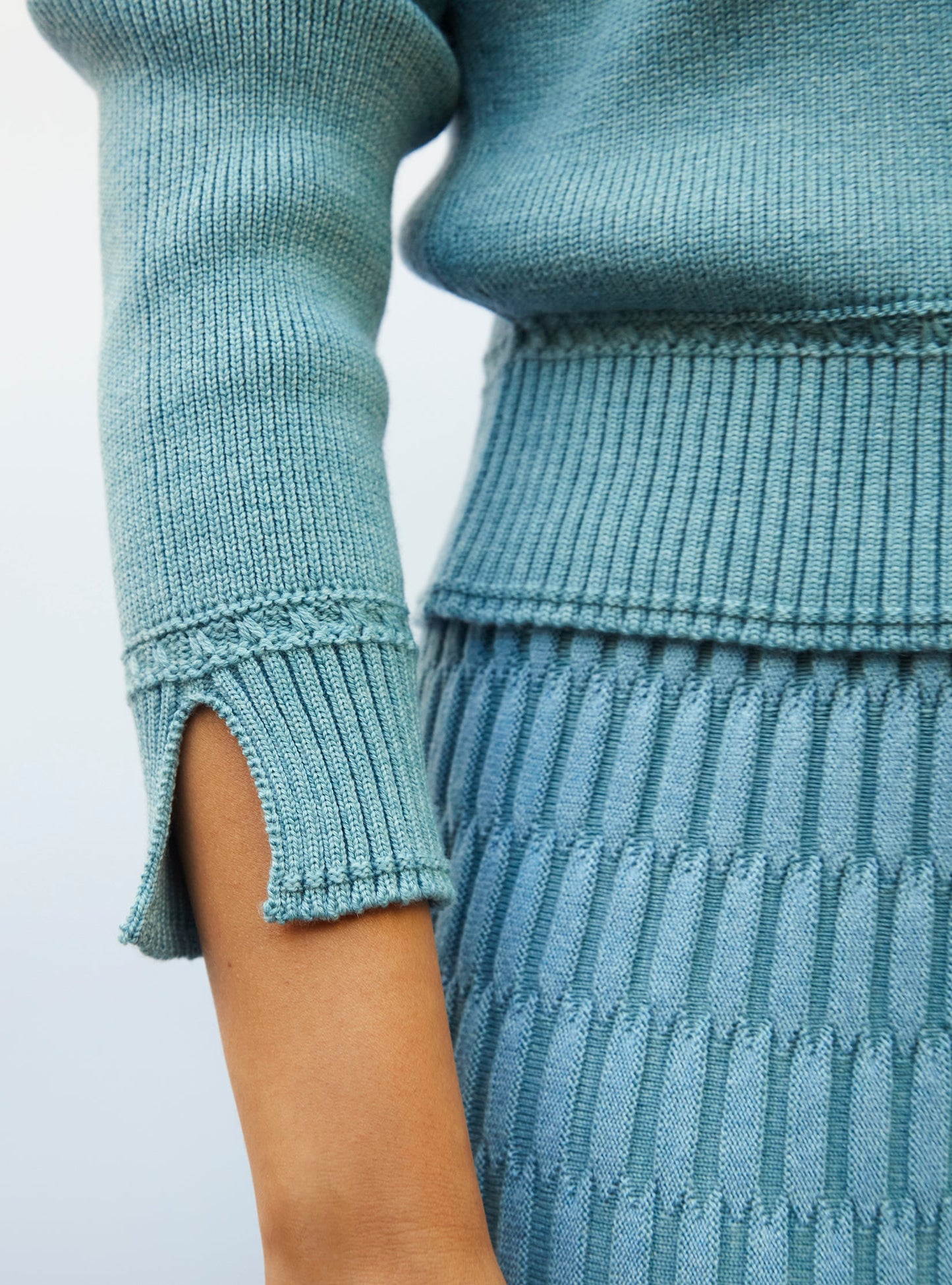 pull droit détails tressés