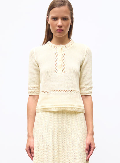 top délicat maille crochet