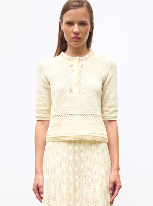 top délicat maille crochet