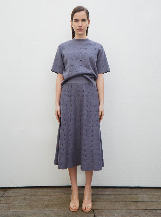 top en maille à fleur ajourée