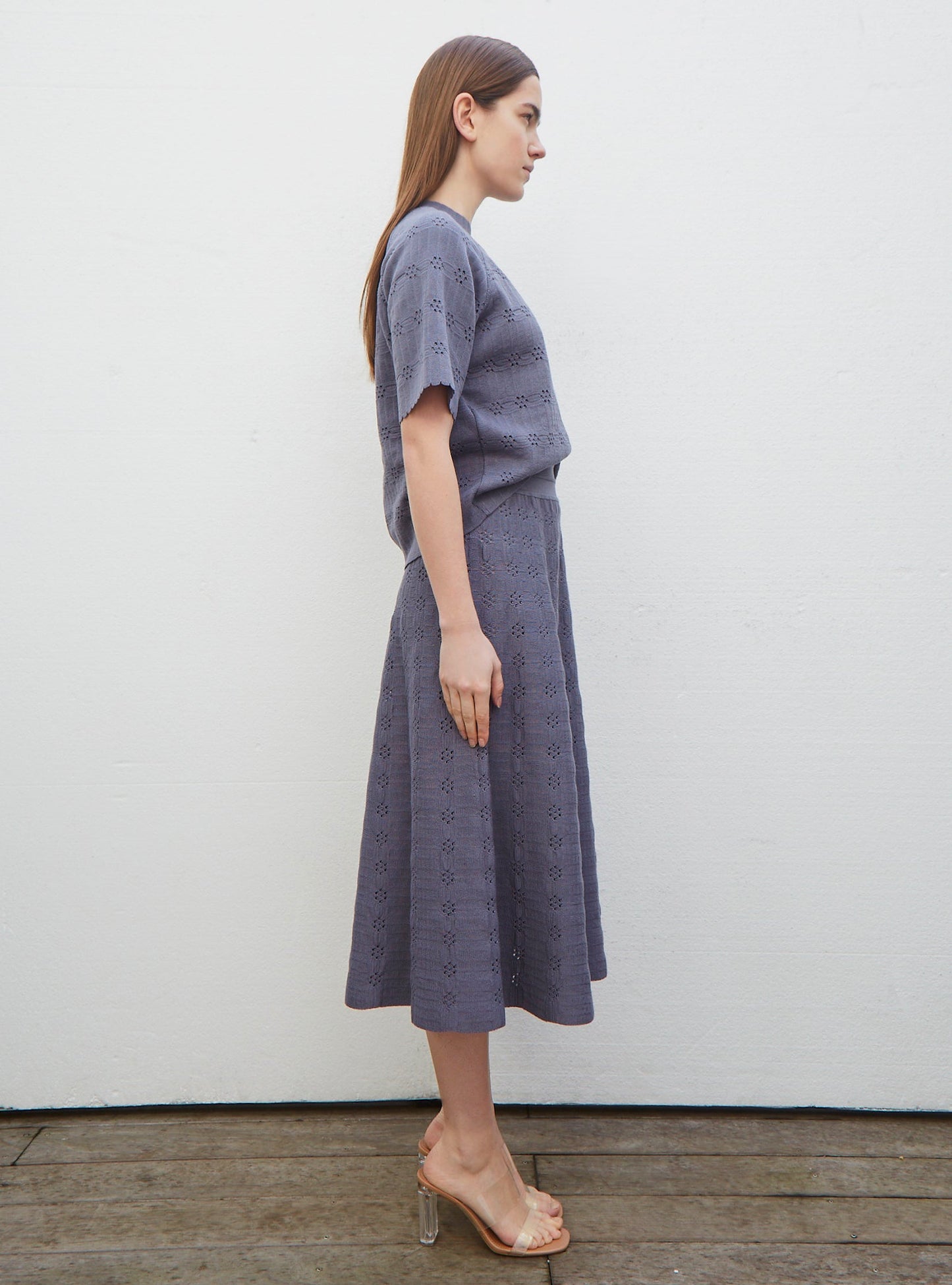 top en maille à fleur ajourée